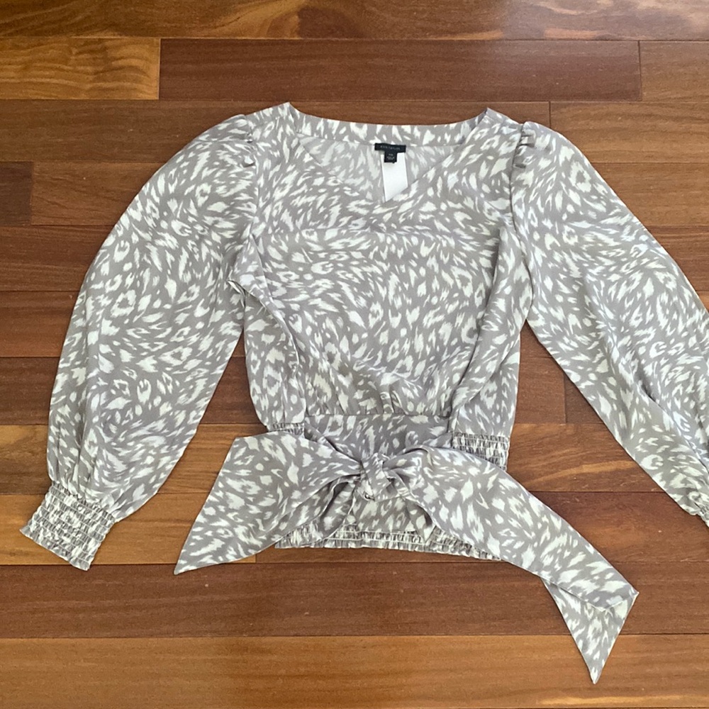 NWT Ann Taylor Tie Front Top XXS